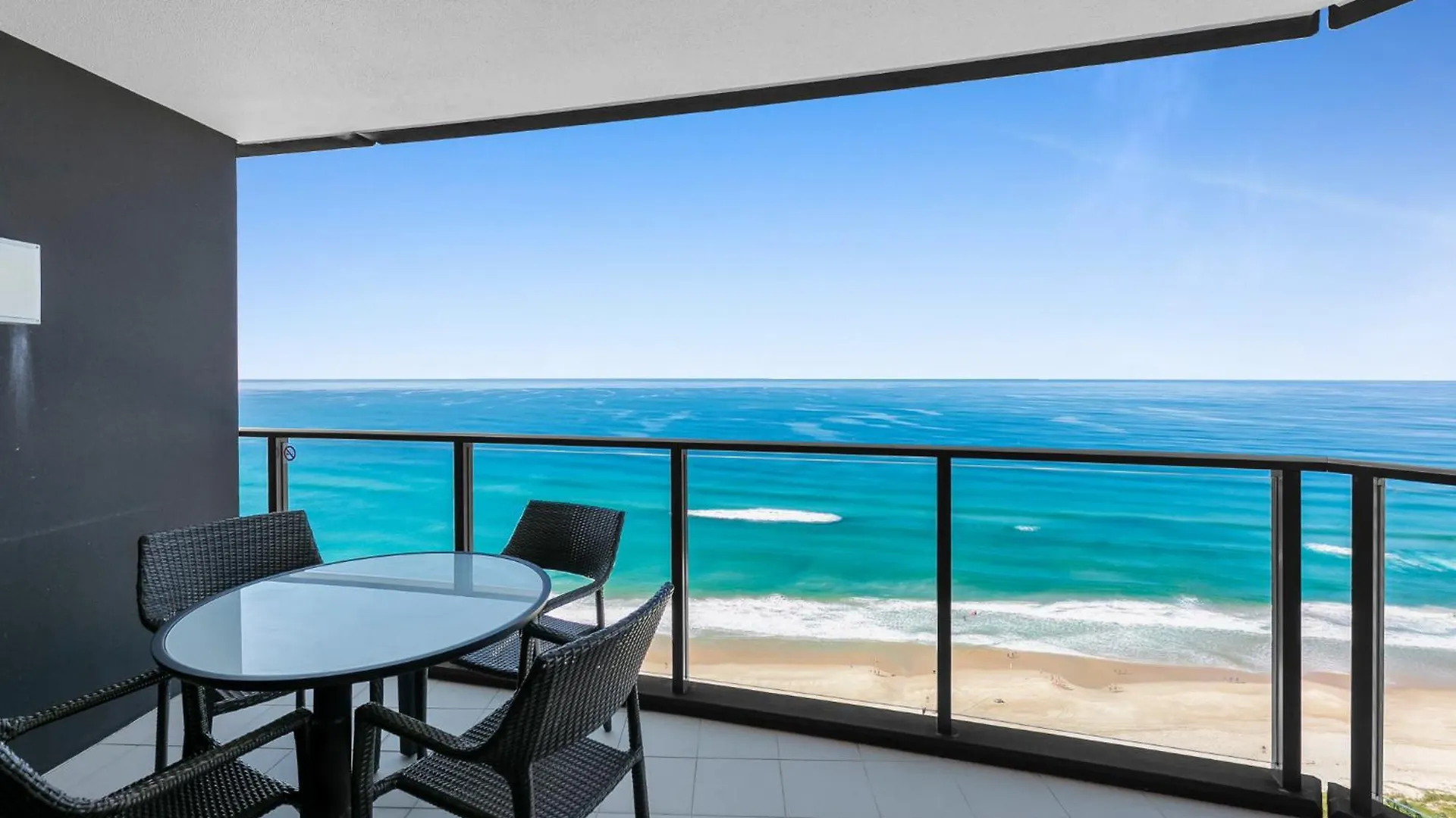 Wonderful 2-Bed With Pool, Gym & Scenic Views Apartment Gold Coast