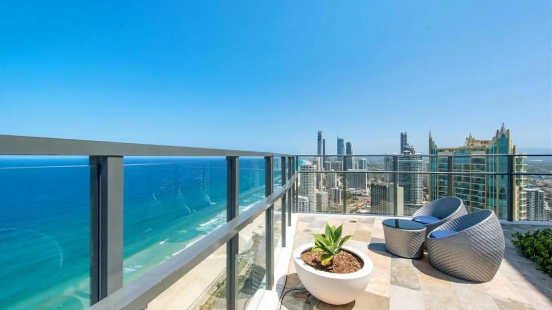Wonderful 2-Bed With Pool, Gym & Scenic Views Apartment Gold Coast