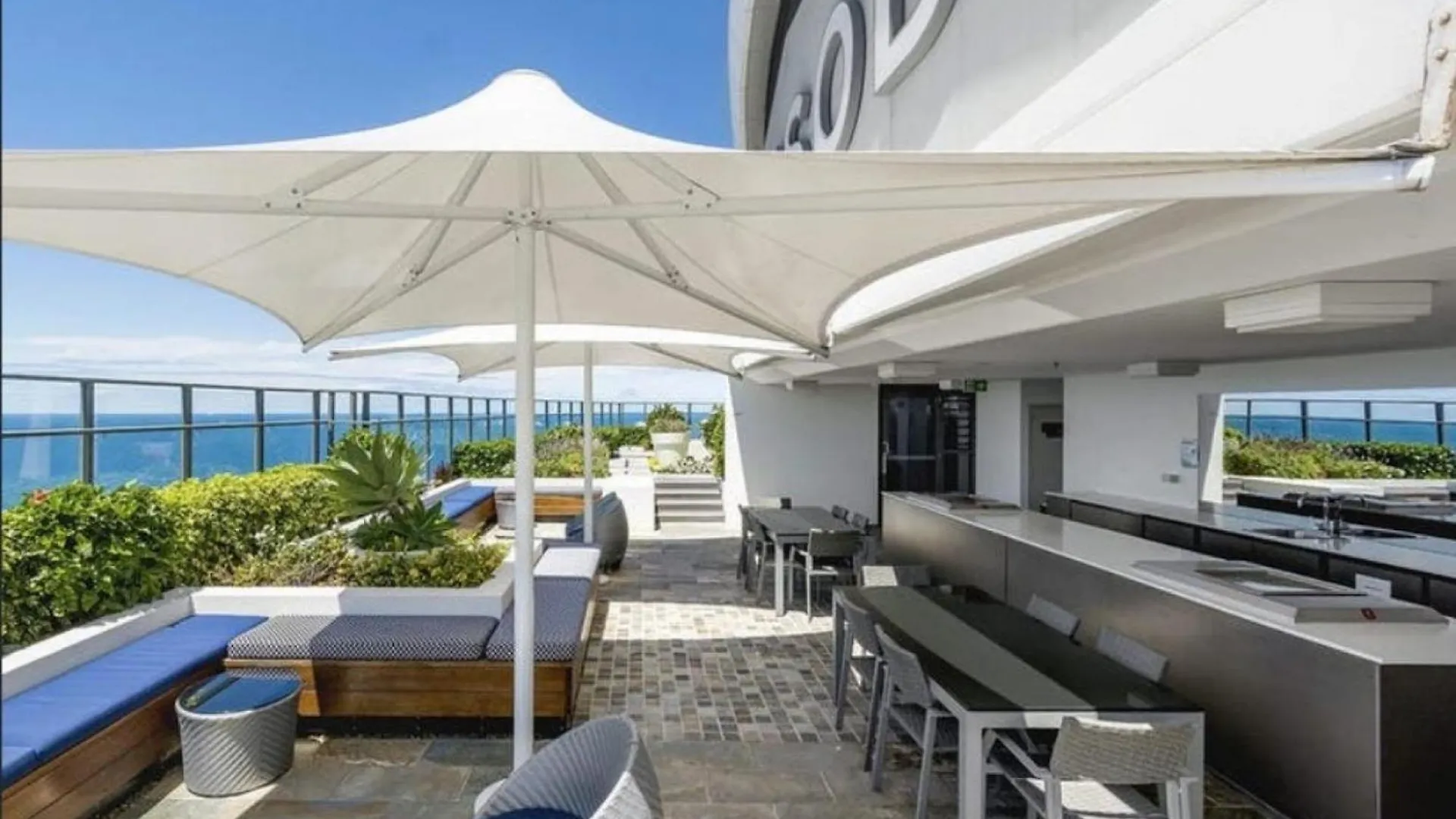 Wonderful 2-Bed With Pool, Gym & Scenic Views Apartment Gold Coast Australia