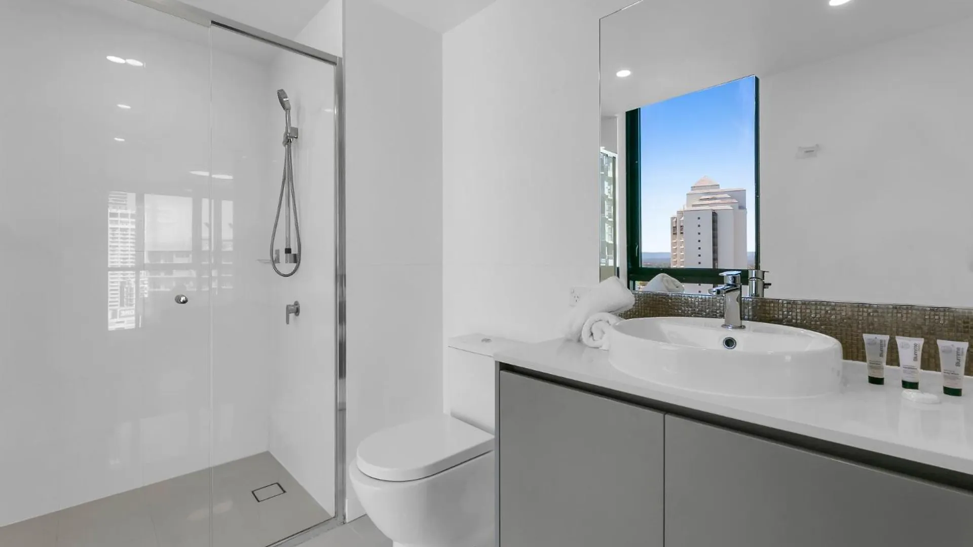 Wonderful 2-Bed With Pool, Gym & Scenic Views Apartment Gold Coast 0*,  Australia