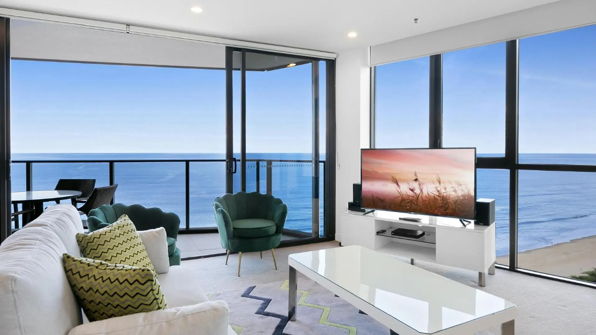 Wonderful 2-Bed With Pool, Gym & Scenic Views Apartment Gold Coast 0*,  Australia